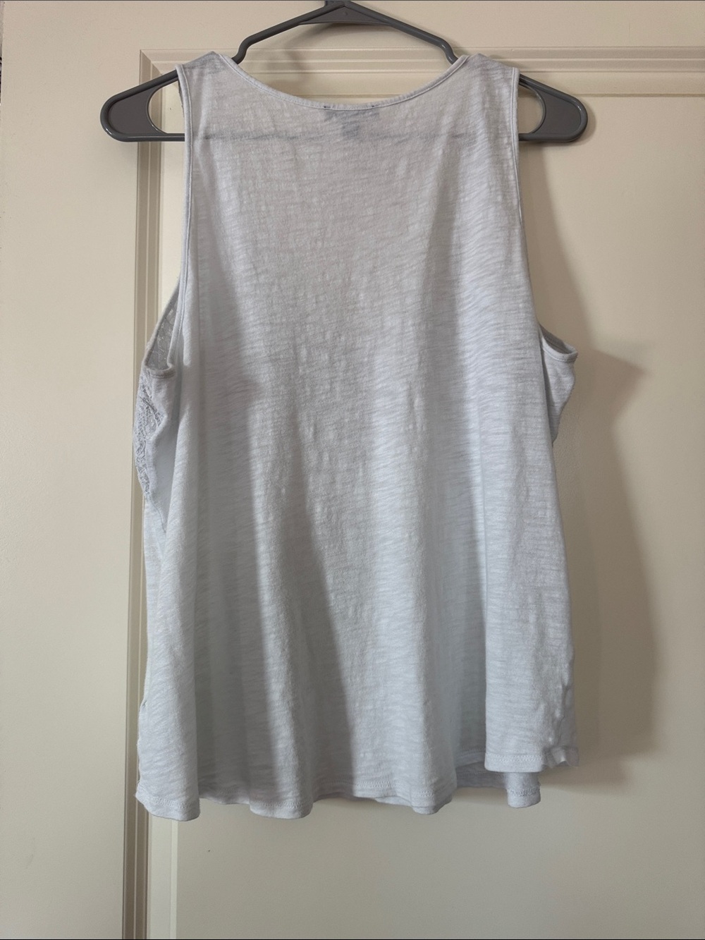 Express White Lace Yoke Tank Top - Picture 2 of 8